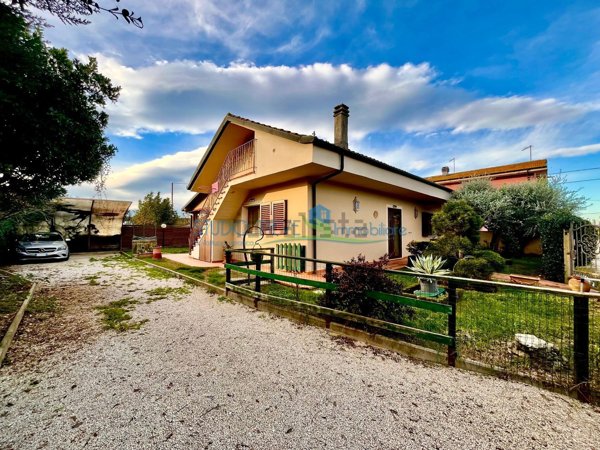 casa indipendente in vendita a Montecatini-Terme