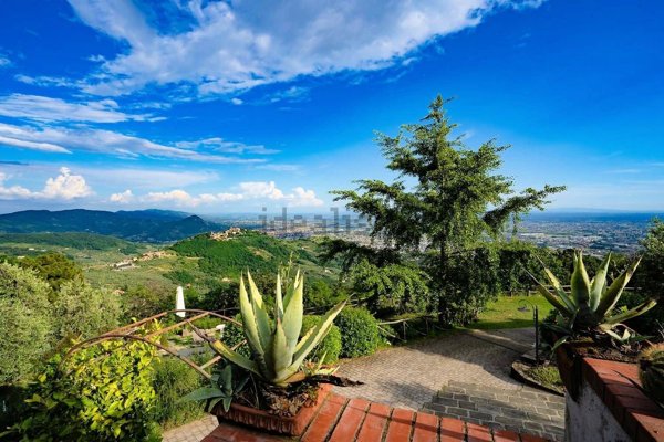 casa indipendente in vendita a Montecatini-Terme