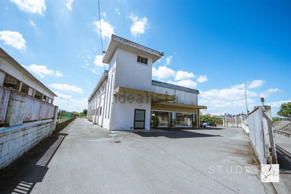 capannone in vendita a Montecatini-Terme