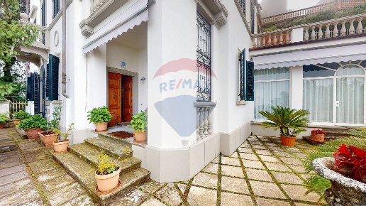 casa indipendente in vendita a Montecatini-Terme in zona Montecatini Alto