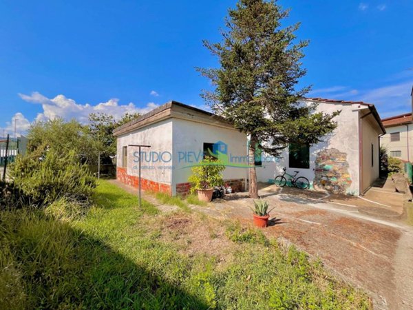 casa indipendente in vendita a Montecatini-Terme in zona Nievole