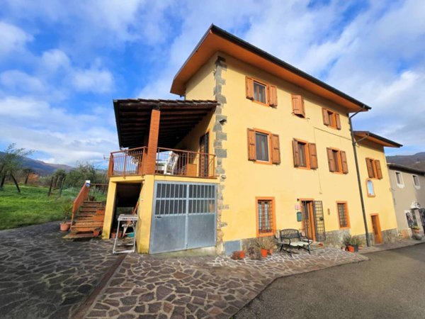 casa indipendente in vendita a Montecatini-Terme