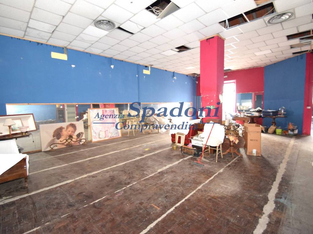 negozio in vendita a Montecatini-Terme