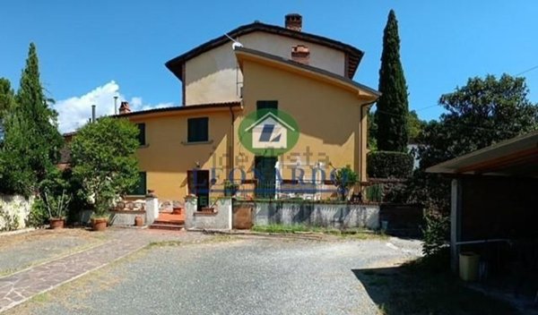 esavano in vendita a Montecatini-Terme