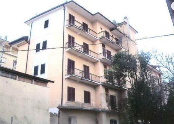 negozio in vendita a Montecatini-Terme in zona Vico