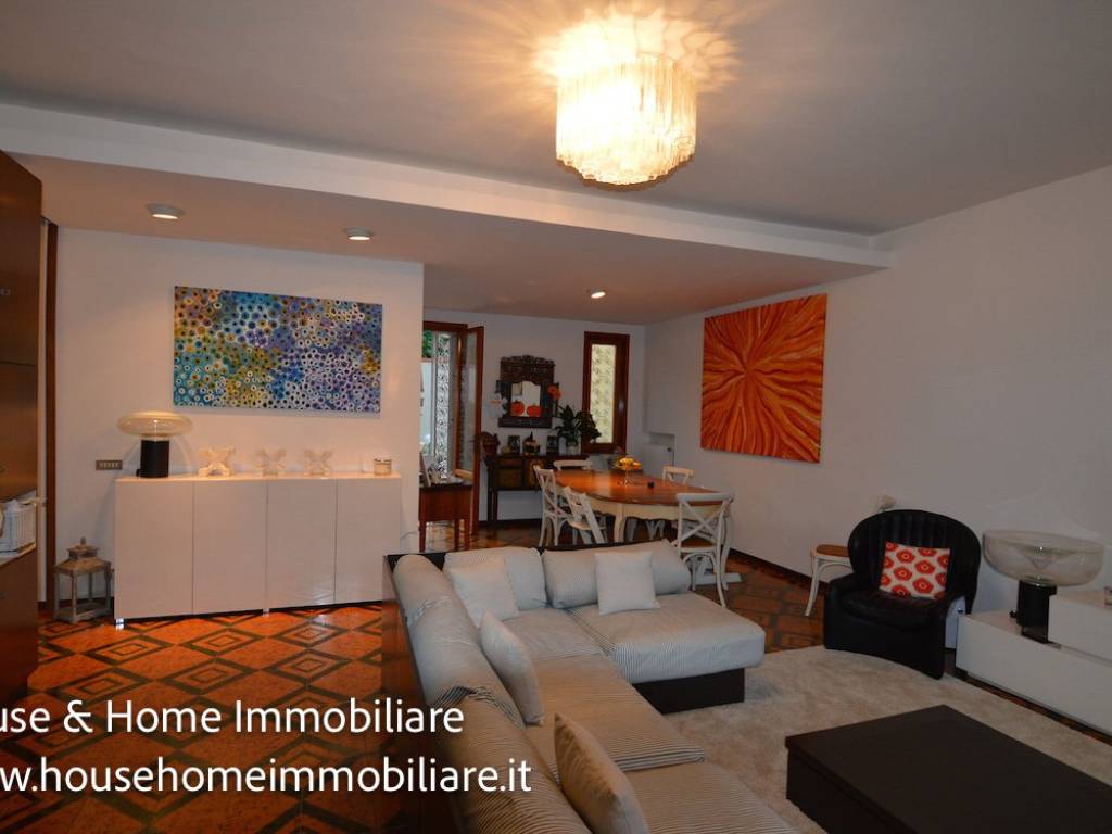 casa indipendente in vendita a Montecatini-Terme