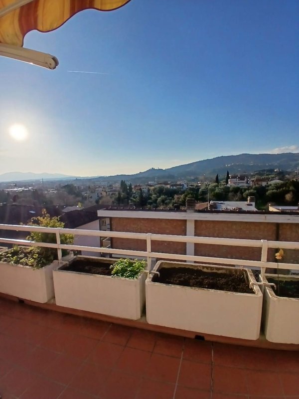 casa indipendente in vendita a Montecatini-Terme