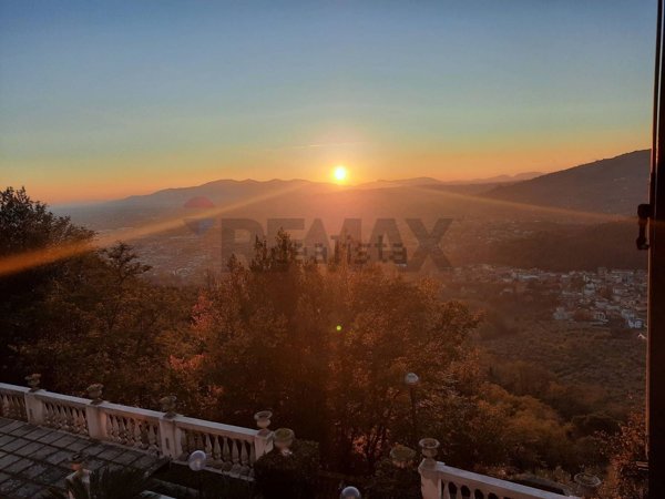 villa in vendita a Montecatini-Terme in zona Montecatini Alto