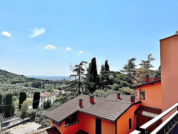 appartamento in vendita a Montecatini-Terme in zona Montecatini Alto