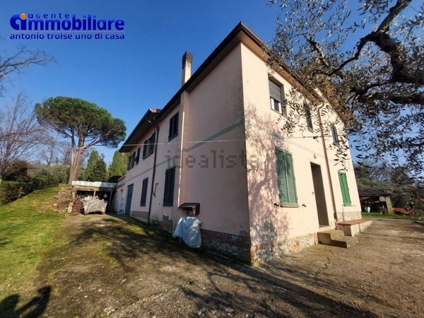 casa indipendente in vendita a Montecatini-Terme