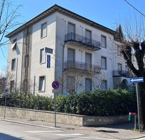 intera palazzina in vendita a Montecatini-Terme