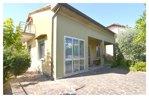 casa indipendente in vendita a Montecatini-Terme