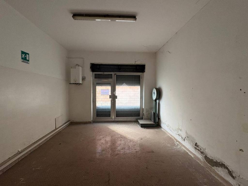 negozio in vendita a Montecatini-Terme in zona Vico