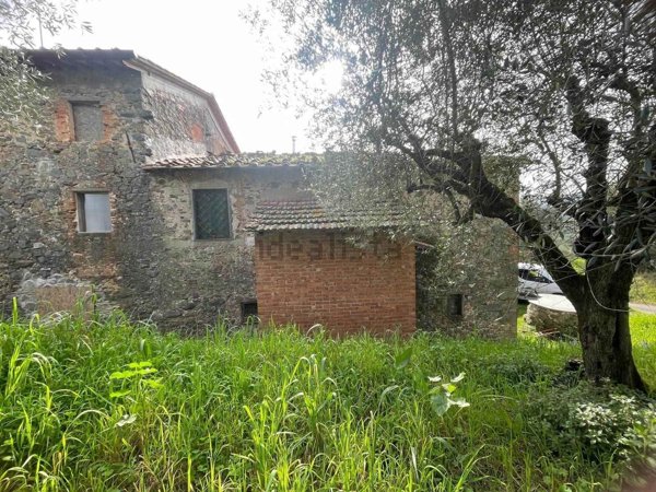 casale in vendita a Montecatini-Terme