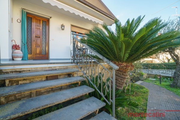 casa indipendente in vendita a Montecatini-Terme in zona Vico