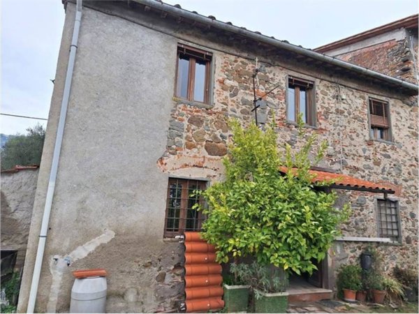 casa indipendente in vendita a Montecatini-Terme in zona Vico