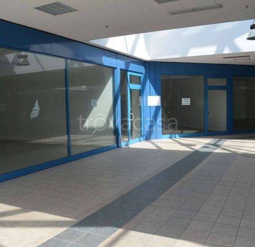 negozio in vendita a Montecatini-Terme in zona Vico