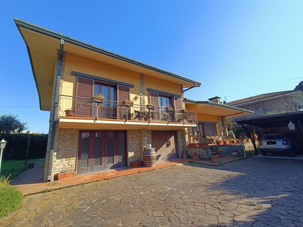 casa indipendente in vendita a Montecatini-Terme