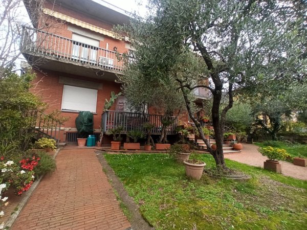 casa indipendente in vendita a Montecatini-Terme
