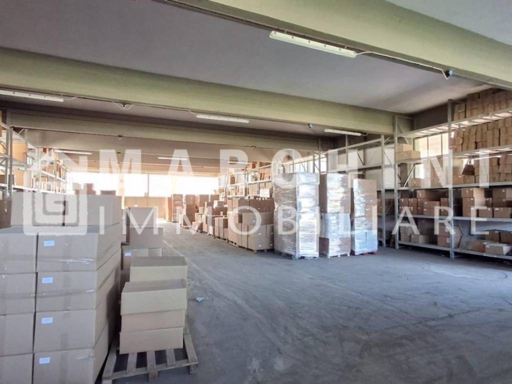 locale commerciale in vendita a Montecatini-Terme