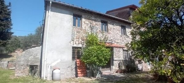 casa indipendente in vendita a Montecatini-Terme