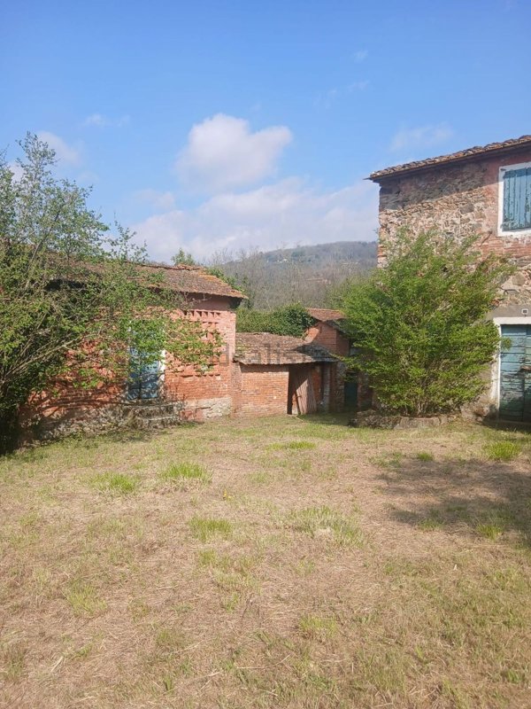 casale in vendita a Montecatini-Terme