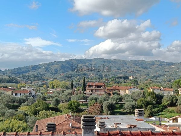 casa indipendente in vendita a Montecatini-Terme