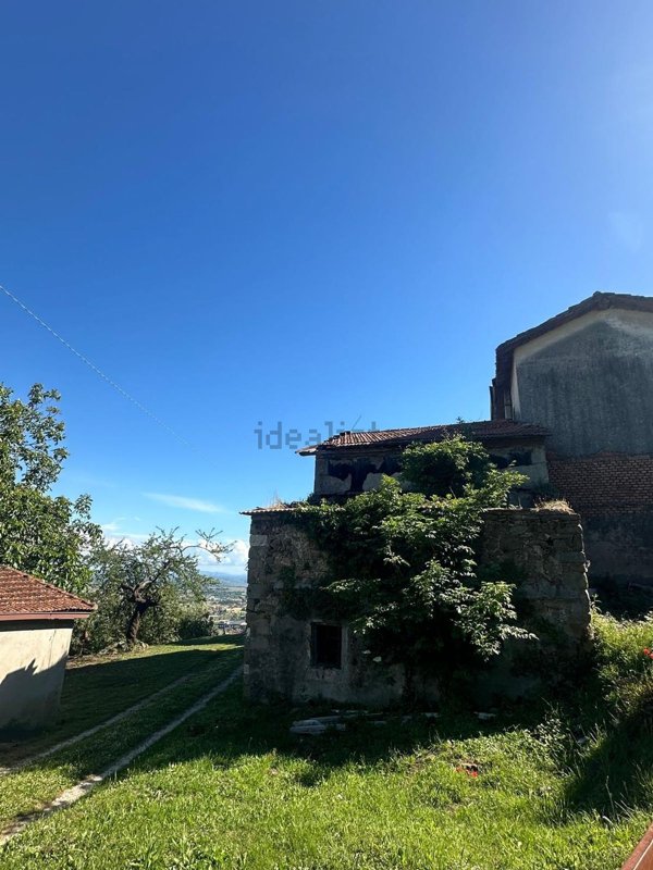 casale in vendita a Montecatini-Terme in zona Montecatini Alto