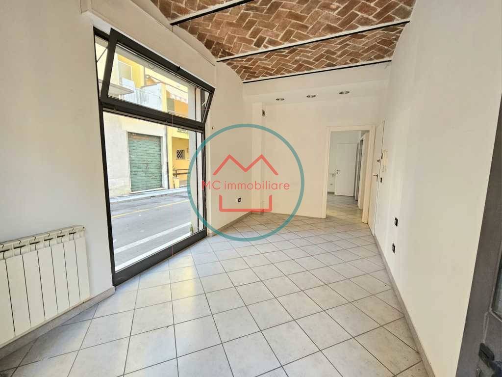 negozio in vendita a Montecatini-Terme in zona Vico