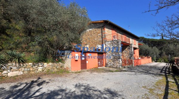 casa indipendente in vendita a Montecatini-Terme in zona Montecatini Alto