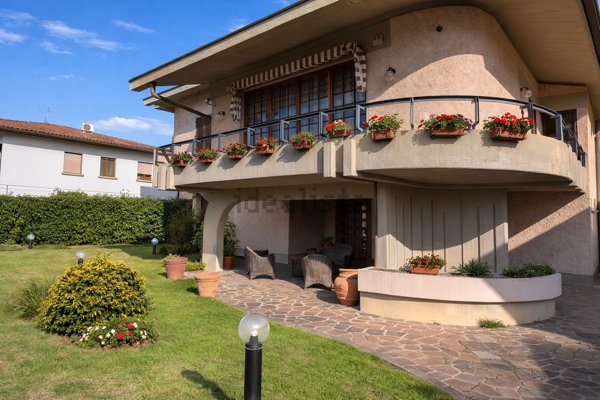 casa indipendente in vendita a Montecatini-Terme