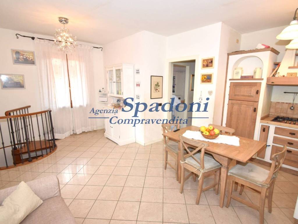 appartamento in vendita a Montecatini-Terme in zona Vico