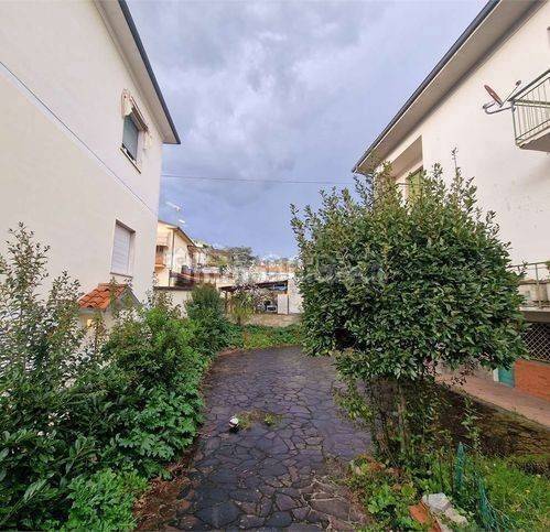 casa indipendente in vendita a Montecatini-Terme