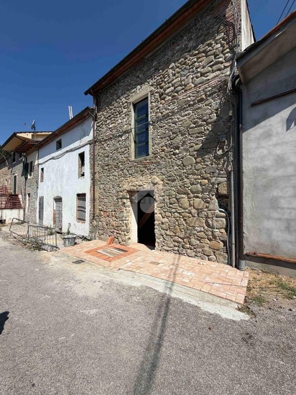 casa indipendente in vendita a Montecatini-Terme in zona Nievole
