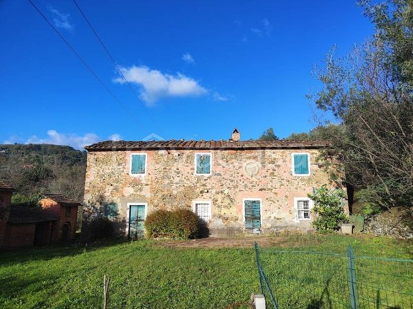casa indipendente in vendita a Montecatini-Terme in zona Vico