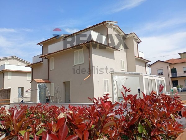 casa indipendente in vendita a Montecatini-Terme