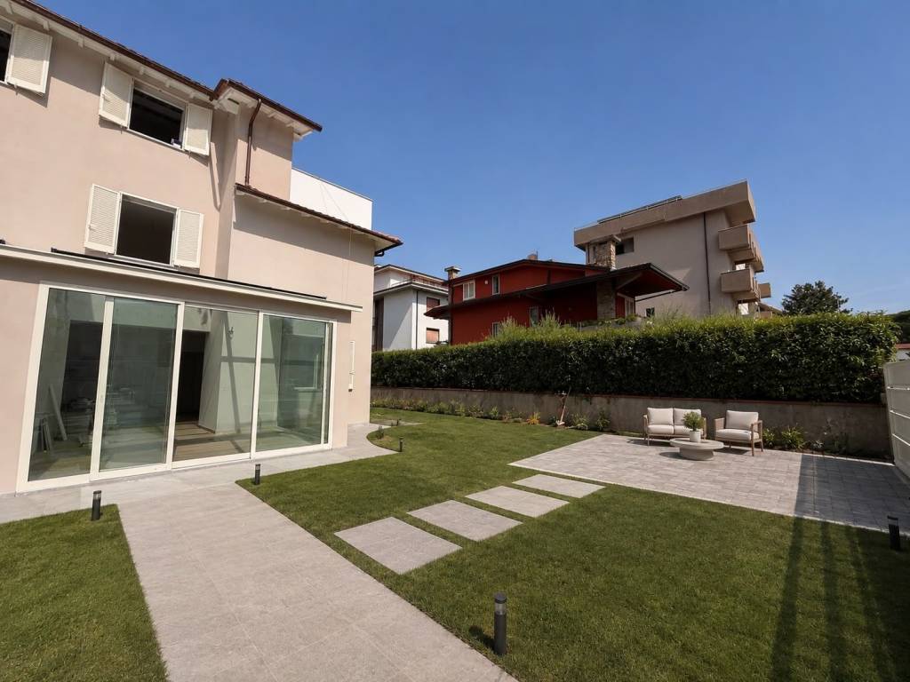 casa indipendente in vendita a Montecatini-Terme