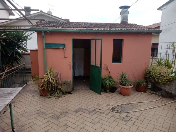casa indipendente in vendita a Montecatini-Terme