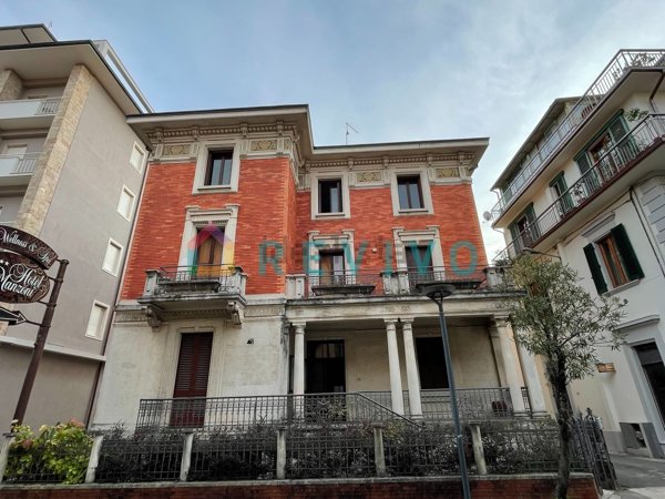 ufficio in vendita a Montecatini-Terme