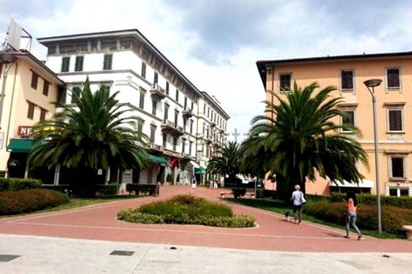 locale commerciale in vendita a Montecatini-Terme