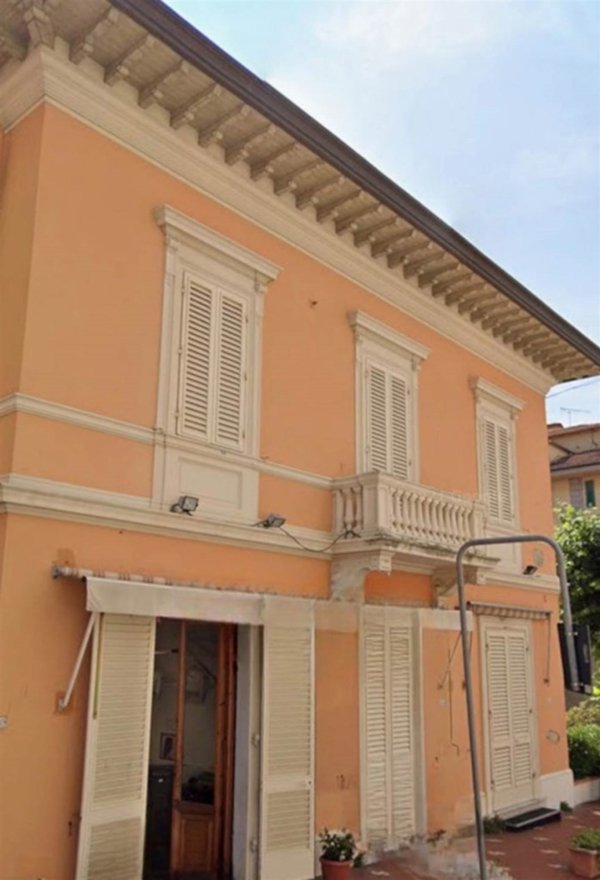 locale commerciale in vendita a Montecatini-Terme