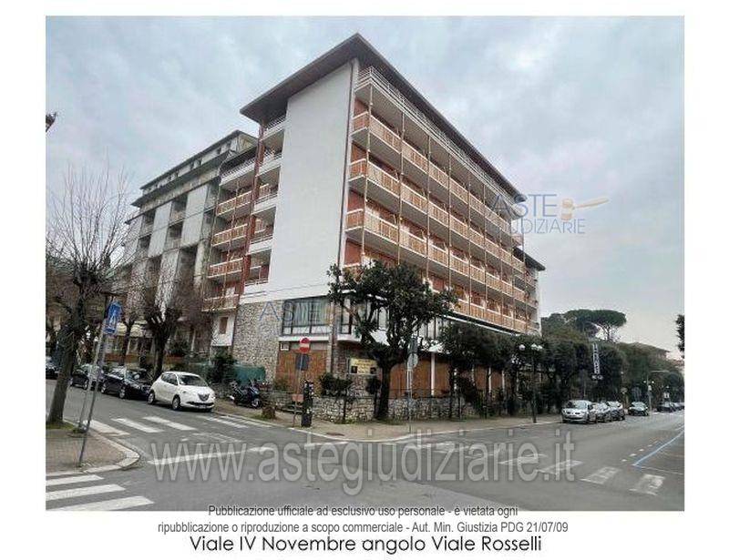locale commerciale in vendita a Montecatini-Terme