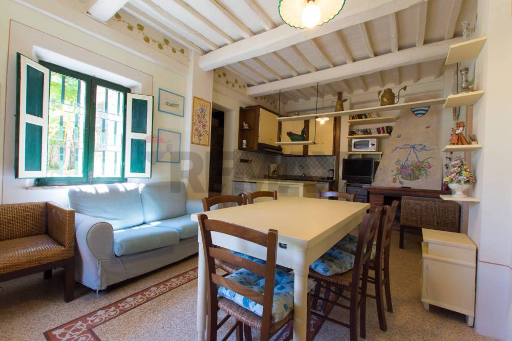 casa indipendente in vendita a Montecatini-Terme in zona Montecatini Alto