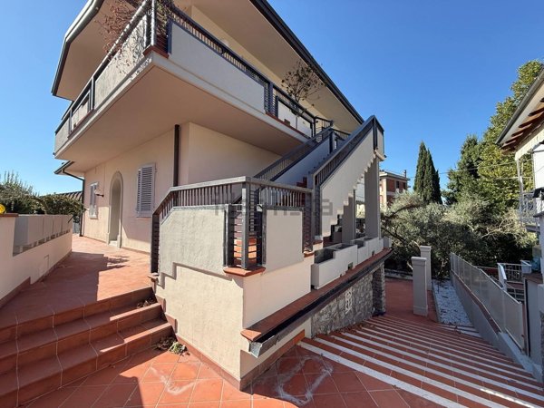 casa indipendente in vendita a Montecatini-Terme in zona Vico