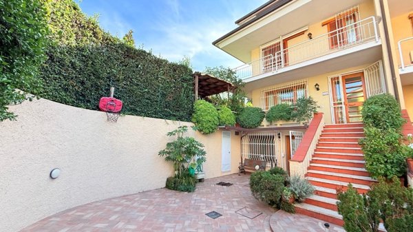 casa indipendente in vendita a Montecatini-Terme in zona Vico