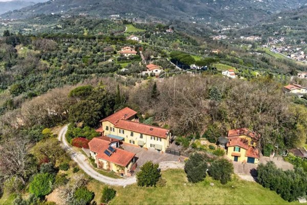 casa indipendente in vendita a Montecatini-Terme