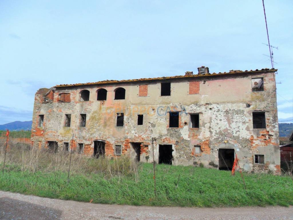 casa indipendente in vendita a Pescia in zona Pescia Morta