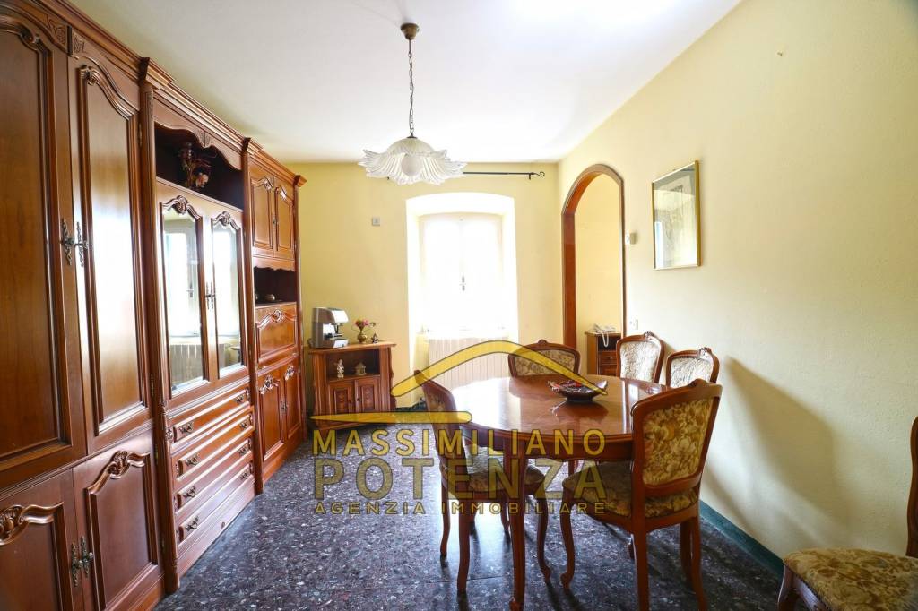 casa indipendente in vendita a Pescia in zona Vellano