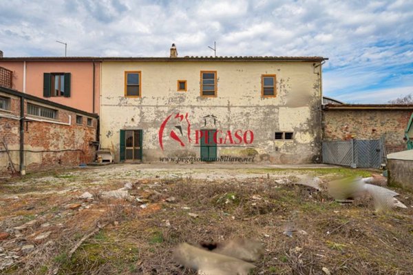 casa indipendente in vendita a Pescia in zona Macchie di San Piero