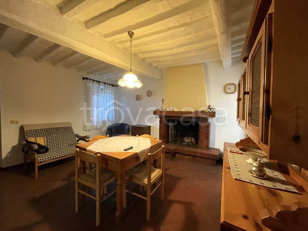 casa indipendente in vendita a Pescia in zona Collodi